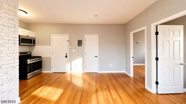 305 Cator Ave 1D, Jersey City, NJ 07305