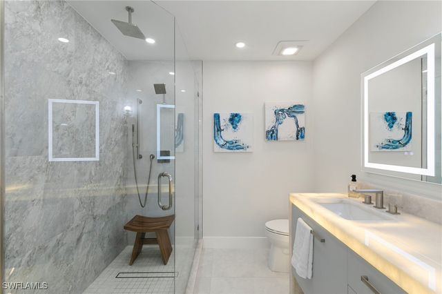 7731 Jewel LN 203, Naples, FL 34109