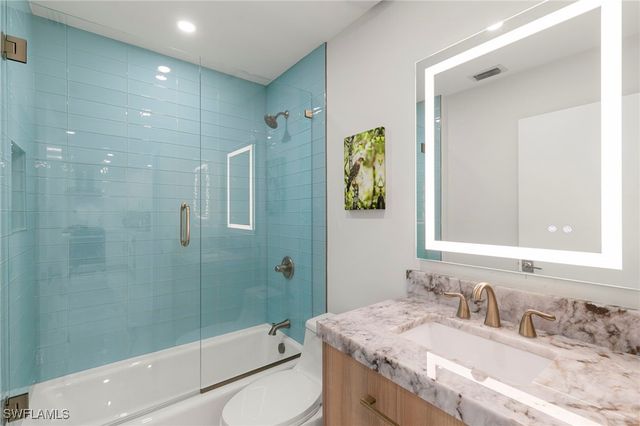 7731 Jewel LN 203, Naples, FL 34109