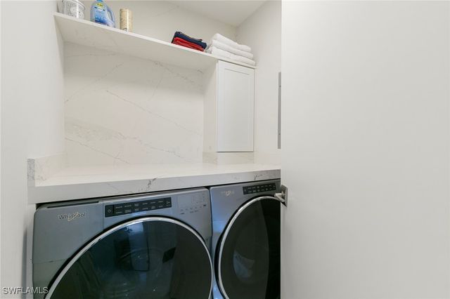 7731 Jewel LN 203, Naples, FL 34109