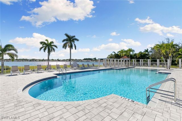7731 Jewel LN 203, Naples, FL 34109