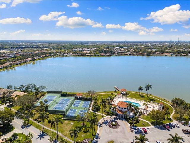 7731 Jewel LN 203, Naples, FL 34109