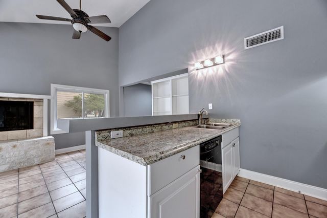 31 Marina CIR, Wimberley, TX 78676