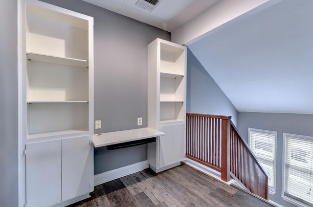 31 Marina CIR, Wimberley, TX 78676