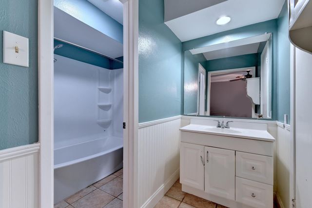 31 Marina CIR, Wimberley, TX 78676