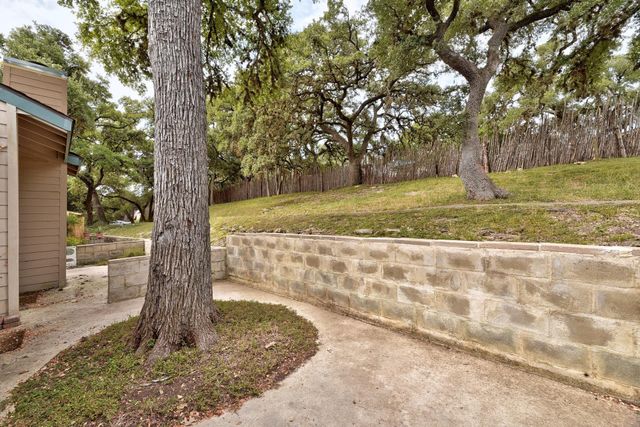 31 Marina CIR, Wimberley, TX 78676