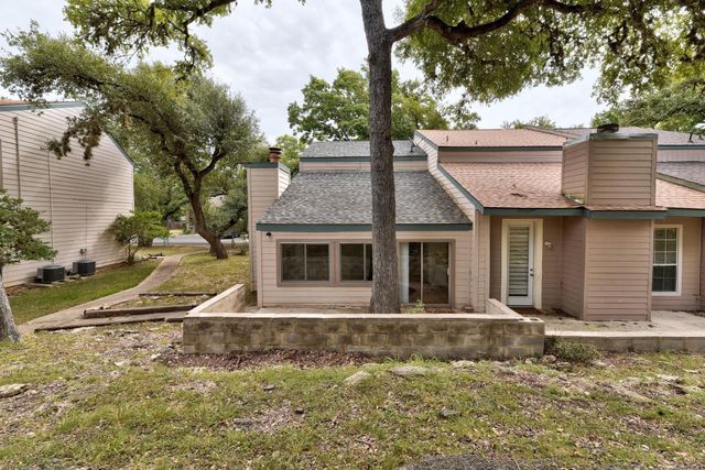 31 Marina CIR, Wimberley, TX 78676