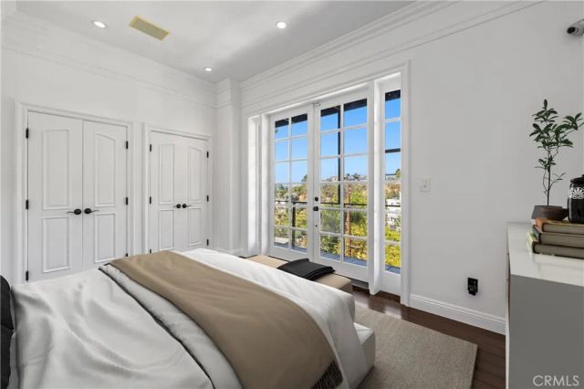 8655 Hillside Avenue, Los Angeles, CA 90069