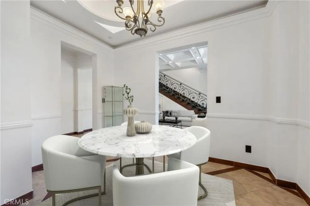 8655 Hillside Avenue, Los Angeles, CA 90069