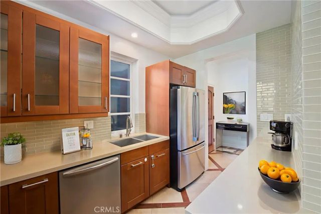 8655 Hillside Avenue, Los Angeles, CA 90069