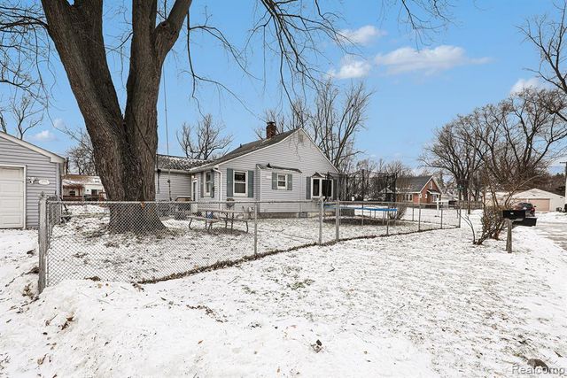 2515 Normadele Avenue, Waterford, MI 48328