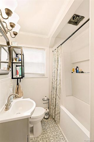 2515 Normadele Avenue, Waterford, MI 48328