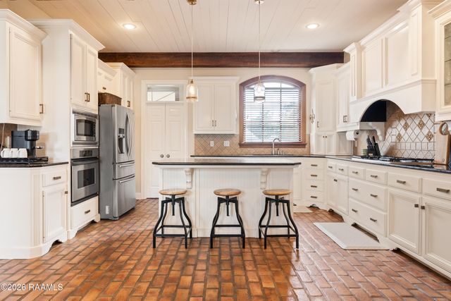 203 Flagstone Court, Lafayette, LA 70503