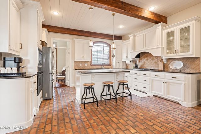 203 Flagstone Court, Lafayette, LA 70503