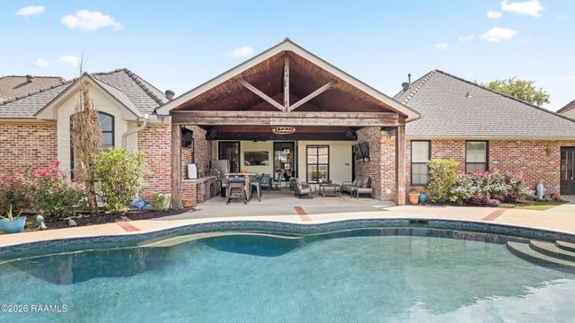 203 Flagstone Court, Lafayette, LA 70503