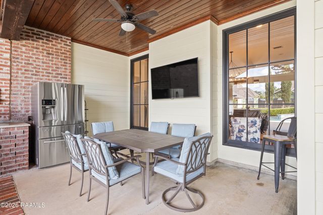 203 Flagstone Court, Lafayette, LA 70503
