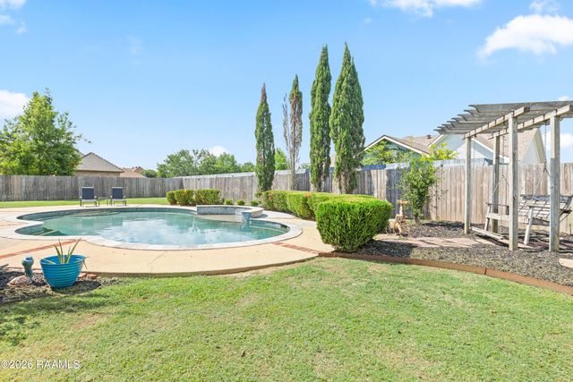 203 Flagstone Court, Lafayette, LA 70503