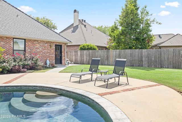 203 Flagstone Court, Lafayette, LA 70503