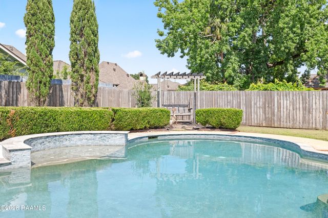 203 Flagstone Court, Lafayette, LA 70503