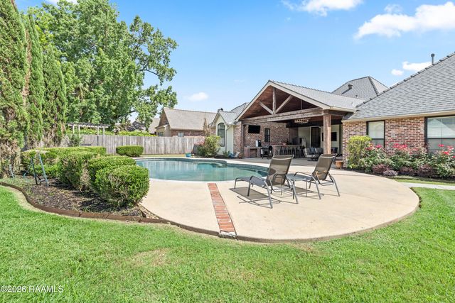 203 Flagstone Court, Lafayette, LA 70503