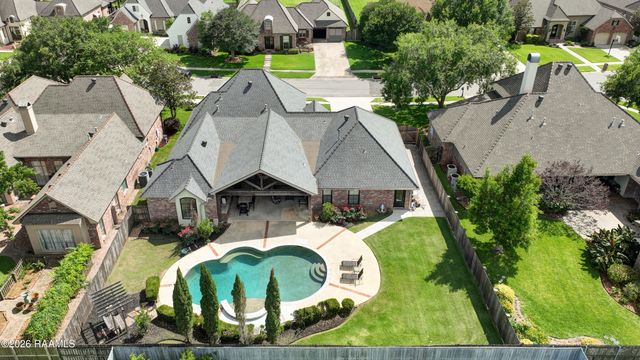 203 Flagstone Court, Lafayette, LA 70503