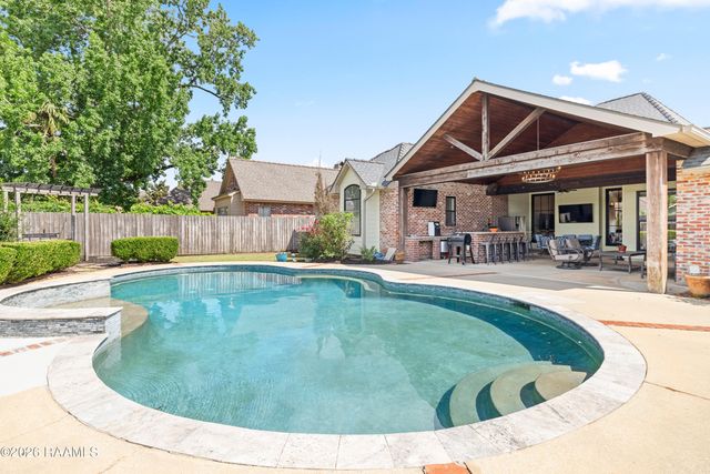 203 Flagstone Court, Lafayette, LA 70503