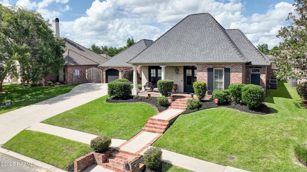 203 Flagstone Court, Lafayette, LA 70503