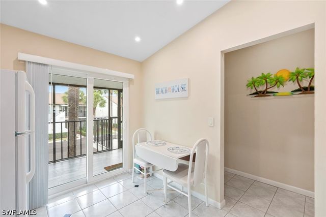 3532 Antarctic CIR 2216, Naples, FL 34112