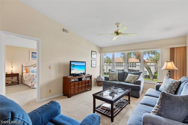 3532 Antarctic CIR 2216, Naples, FL 34112