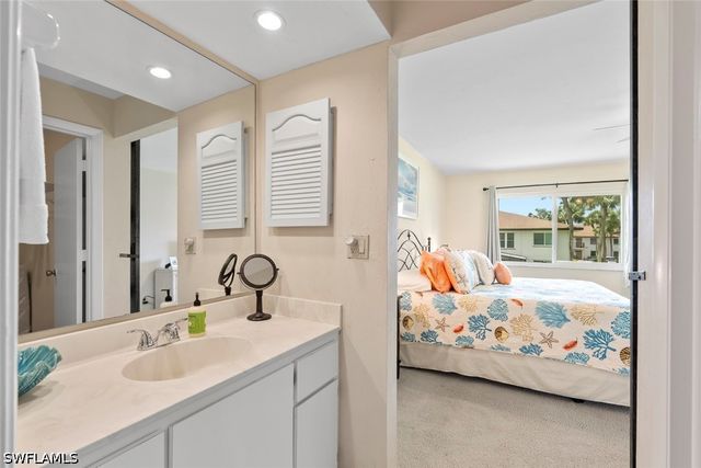 3532 Antarctic CIR 2216, Naples, FL 34112