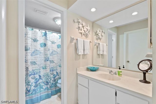 3532 Antarctic CIR 2216, Naples, FL 34112