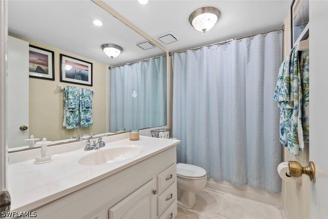 3532 Antarctic CIR 2216, Naples, FL 34112