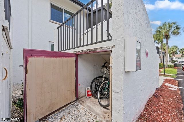 3532 Antarctic CIR 2216, Naples, FL 34112