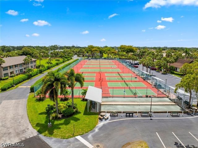 3532 Antarctic CIR 2216, Naples, FL 34112