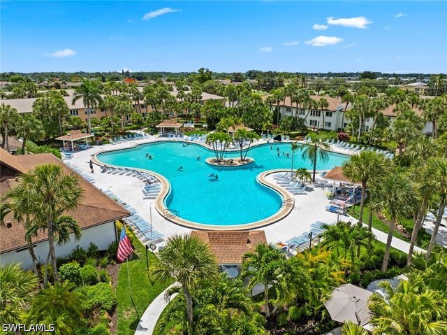 3532 Antarctic CIR 2216, Naples, FL 34112