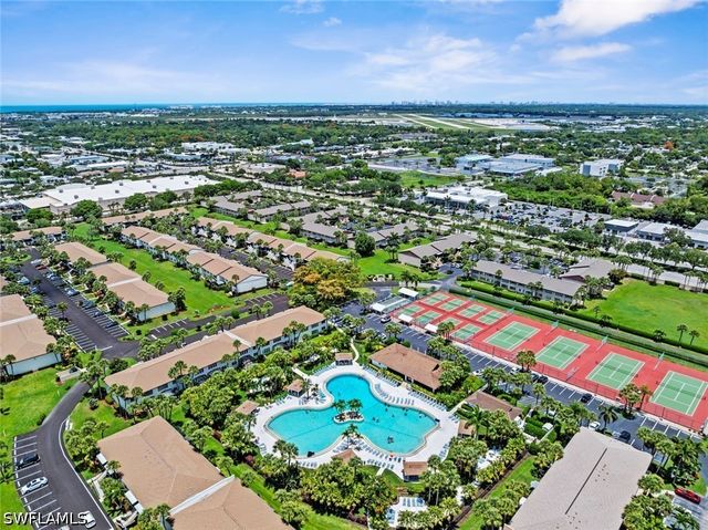 3532 Antarctic CIR 2216, Naples, FL 34112