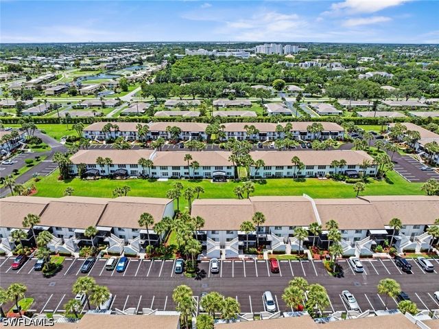3532 Antarctic CIR 2216, Naples, FL 34112