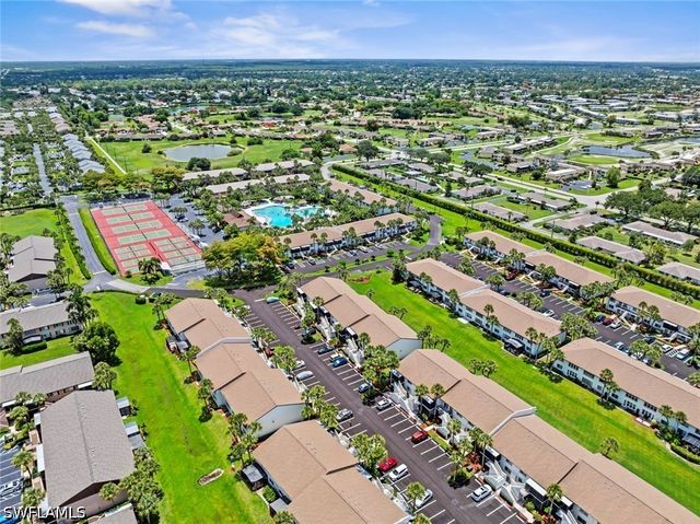 3532 Antarctic CIR 2216, Naples, FL 34112