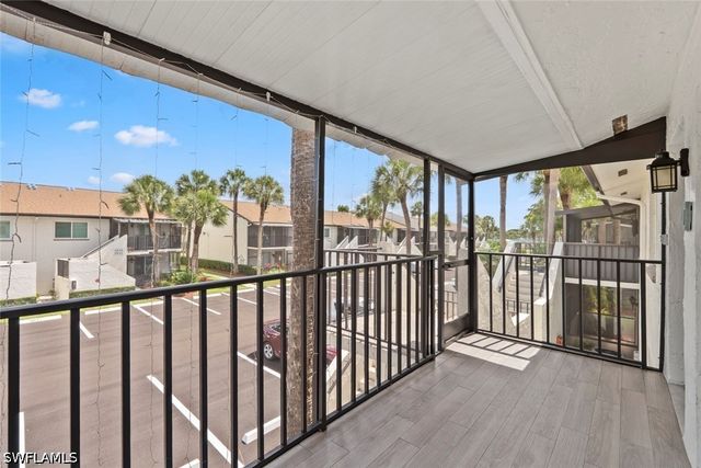 3532 Antarctic CIR 2216, Naples, FL 34112