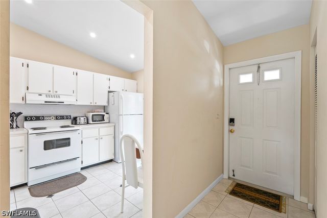 3532 Antarctic CIR 2216, Naples, FL 34112