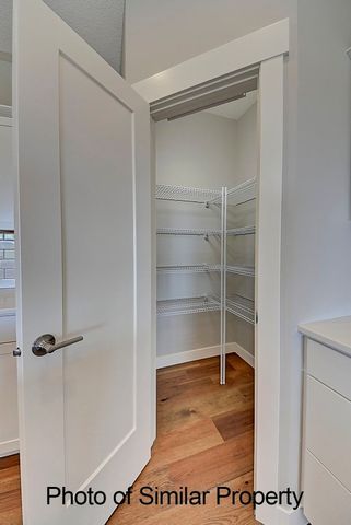 2933 Clubhouse Dr, Marion, IA 52302