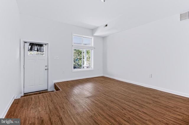 1100 ASHBURTON ST, Baltimore, MD 21216