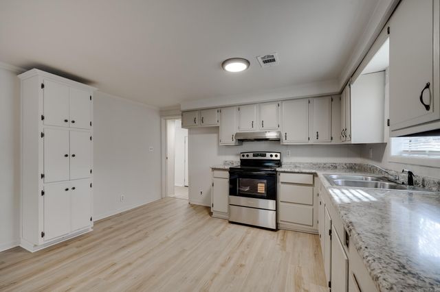 132 Daugherty Hill Road, Conway, AR 72032