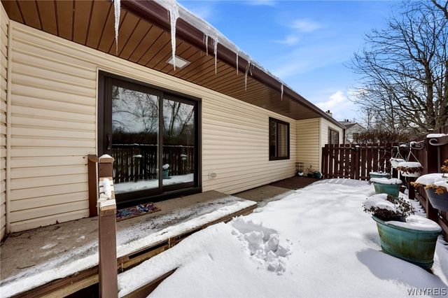 53 Old Meadow Drive, Amherst, NY 14051