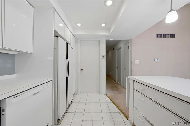 53 Old Meadow Drive, Amherst, NY 14051