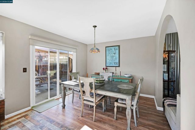 1425 W Cypress Rd, Oakley, CA 94561