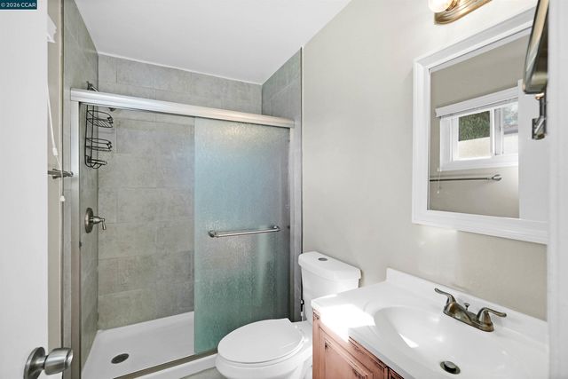 1425 W Cypress Rd, Oakley, CA 94561