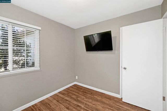 1425 W Cypress Rd, Oakley, CA 94561