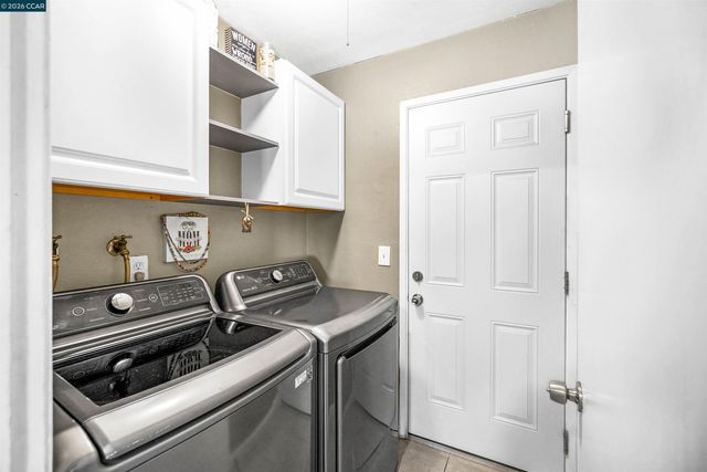 1425 W Cypress Rd, Oakley, CA 94561