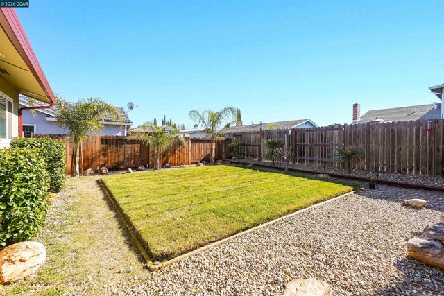 1425 W Cypress Rd, Oakley, CA 94561